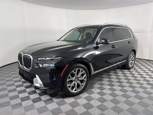 Black Sapphire Metallic 2024 BMW X7 xDrive40i