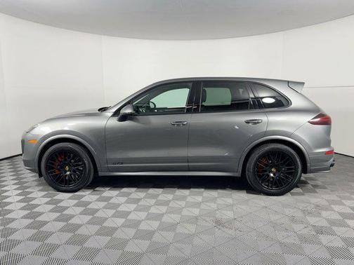 2016 Porsche Cayenne GTS