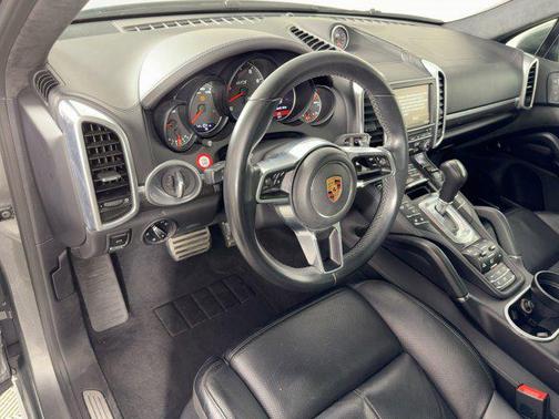 2016 Porsche Cayenne GTS