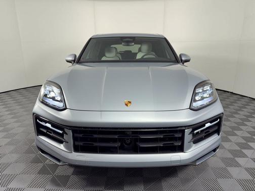 Dolomite Silver Metallic 2026 Porsche Cayenne S