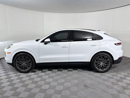 Carrara White Metallic 2026 Porsche Cayenne Cayenne