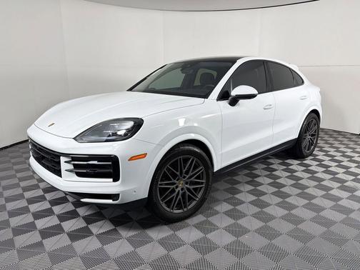 Carrara White Metallic 2026 Porsche Cayenne Cayenne