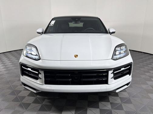 Carrara White Metallic 2026 Porsche Cayenne Cayenne