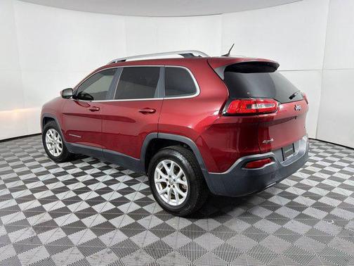 Deep Cherry Red Crystal Pearlcoat 2016 Jeep Cherokee Latitude