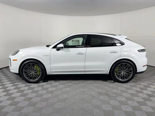Carrara White Metallic 2026 Porsche Cayenne Cayenne S E-Hybrid