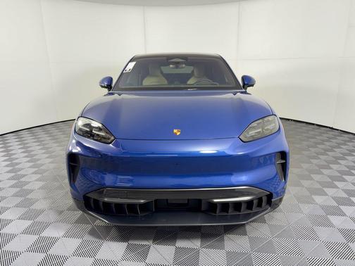 Napali Blue Metallic 2026 Porsche Cayenne Cayenne