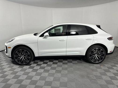 2025 Porsche Macan AWD