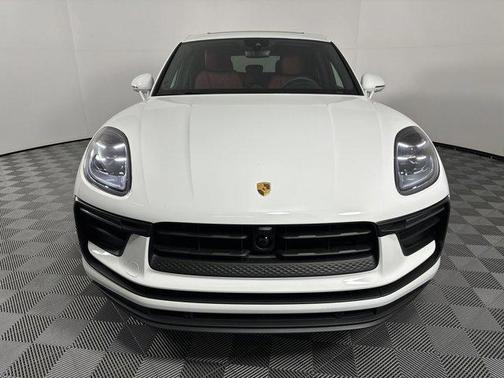 2025 Porsche Macan AWD