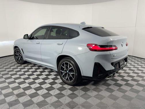 2023 BMW X4 xDrive30i