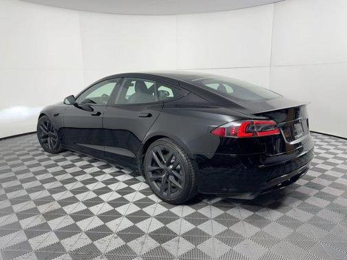 2022 Tesla Model S Plaid