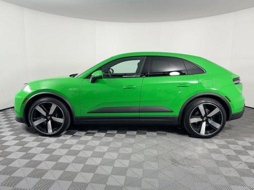 2025 Porsche Macan 4