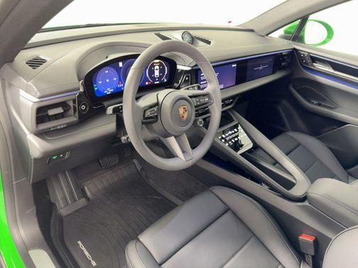 2025 Porsche Macan 4