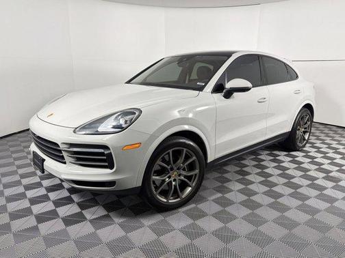 Chalk 2023 Porsche Cayenne Platinum Edition