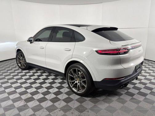 Chalk 2023 Porsche Cayenne Platinum Edition