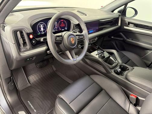 Vanadium Grey Metallic 2026 Porsche Cayenne Cayenne