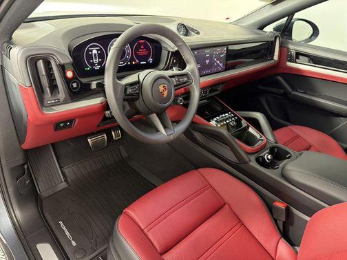 Vanadium Grey Metallic 2026 Porsche Cayenne S