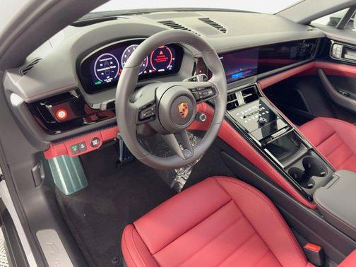 2026 Porsche Panamera 4