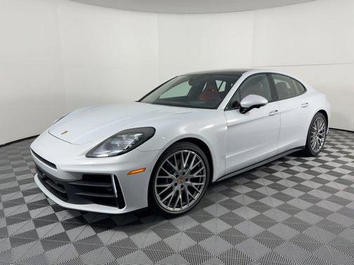 2026 Porsche Panamera 4
