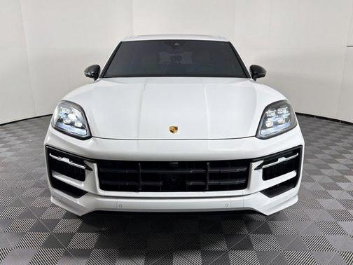Carrara White Metallic 2024 Porsche Cayenne S