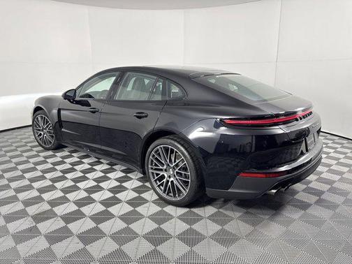 2025 Porsche Panamera RWD