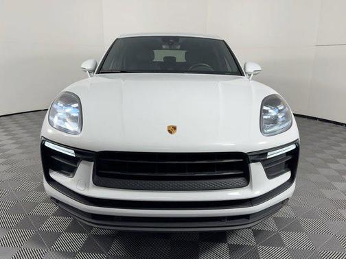 2022 Porsche Macan AWD