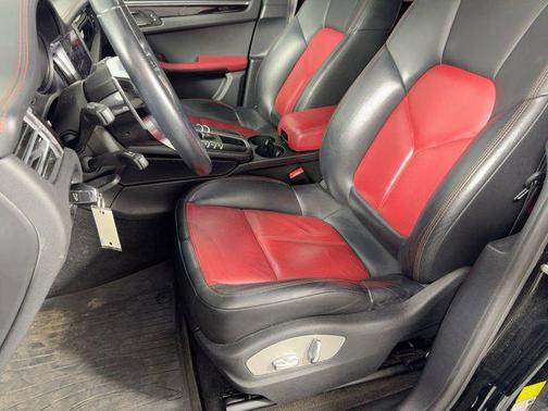 2021 Porsche Macan AWD