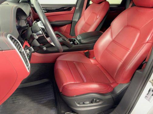 2023 Porsche Cayenne S