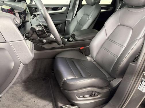 Quartzite Grey Metallic 2025 Porsche Cayenne Cayenne