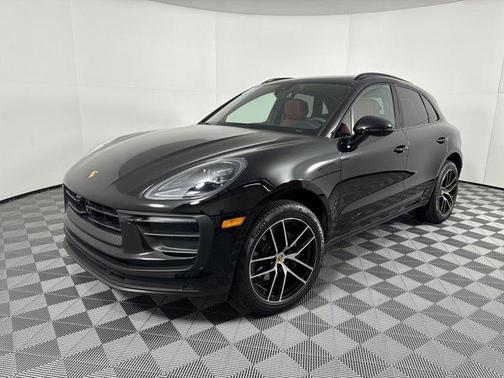 2025 Porsche Macan Base