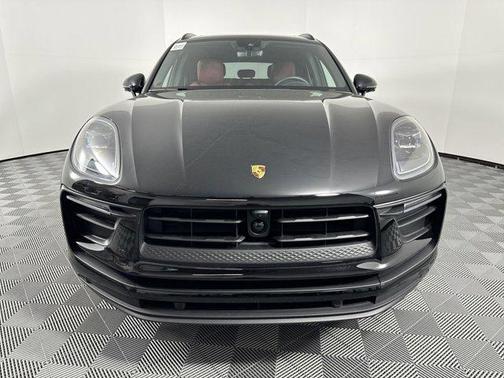 2025 Porsche Macan AWD