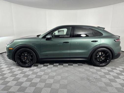 2025 Porsche Cayenne GTS