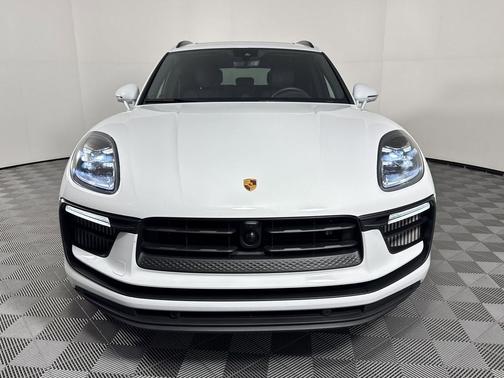 Carrara White Metallic 2025 Porsche Macan Macan