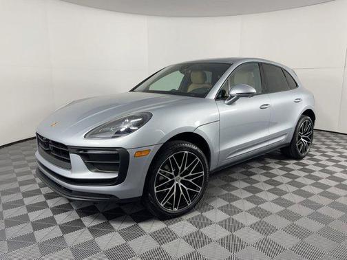Dolomite Silver Metallic 2026 Porsche Macan Macan