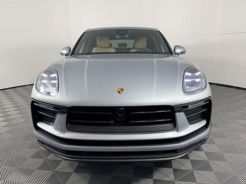 Dolomite Silver Metallic 2026 Porsche Macan Macan
