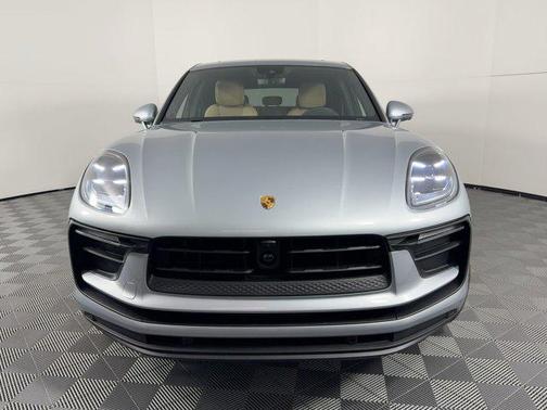 Dolomite Silver Metallic 2026 Porsche Macan Macan