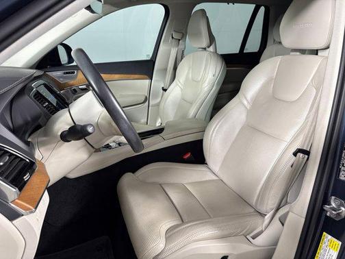 2020 Volvo XC90 Hybrid T8 Inscription 6 Passenger