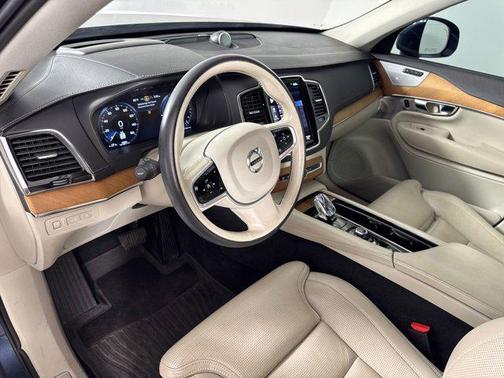 2020 Volvo XC90 Hybrid T8 Inscription 6 Passenger