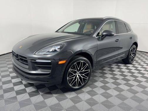 2025 Porsche Macan AWD