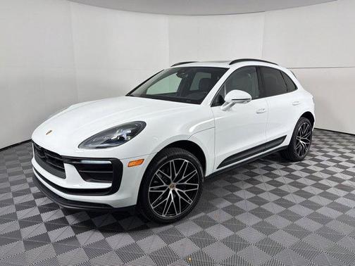 2026 Porsche Macan AWD