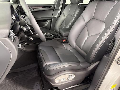 Chalk 2026 Porsche Macan Macan