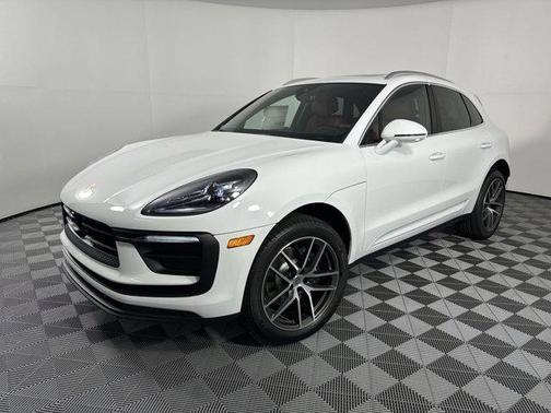 2025 Porsche Macan AWD