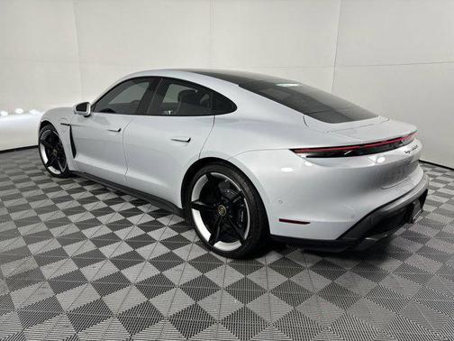 2022 Porsche Taycan Turbo S
