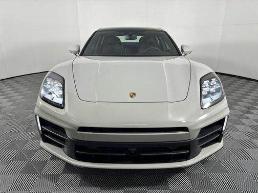 2025 Porsche Panamera RWD