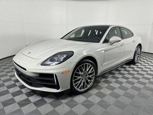 2025 Porsche Panamera RWD