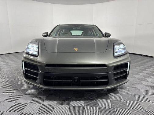 2026 Porsche Panamera 4 E-Hybrid