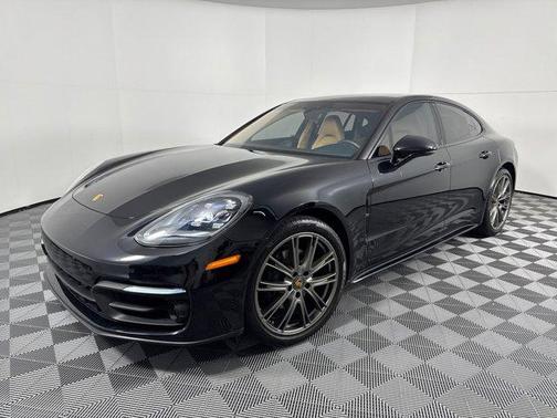 2023 Porsche Panamera 4