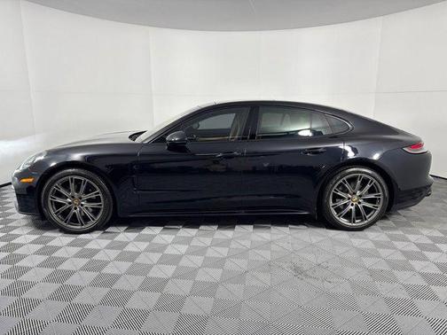 2023 Porsche Panamera 4