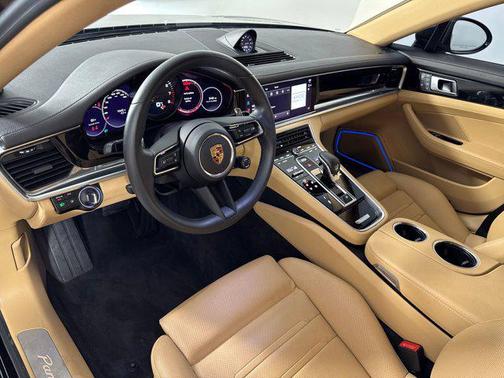 2023 Porsche Panamera 4