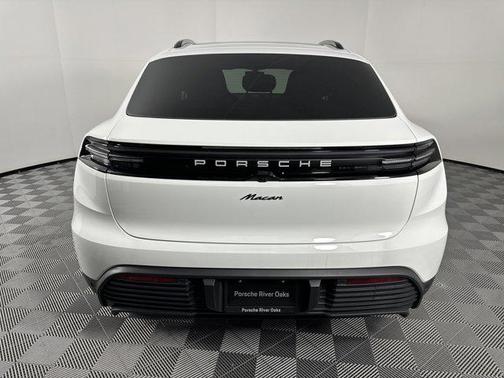 2025 Porsche Macan Electric
