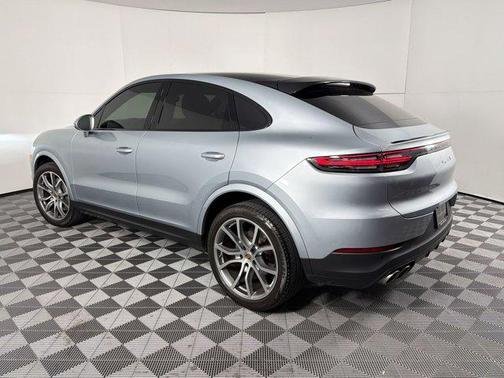 Dolomite Silver Metallic 2023 Porsche Cayenne S